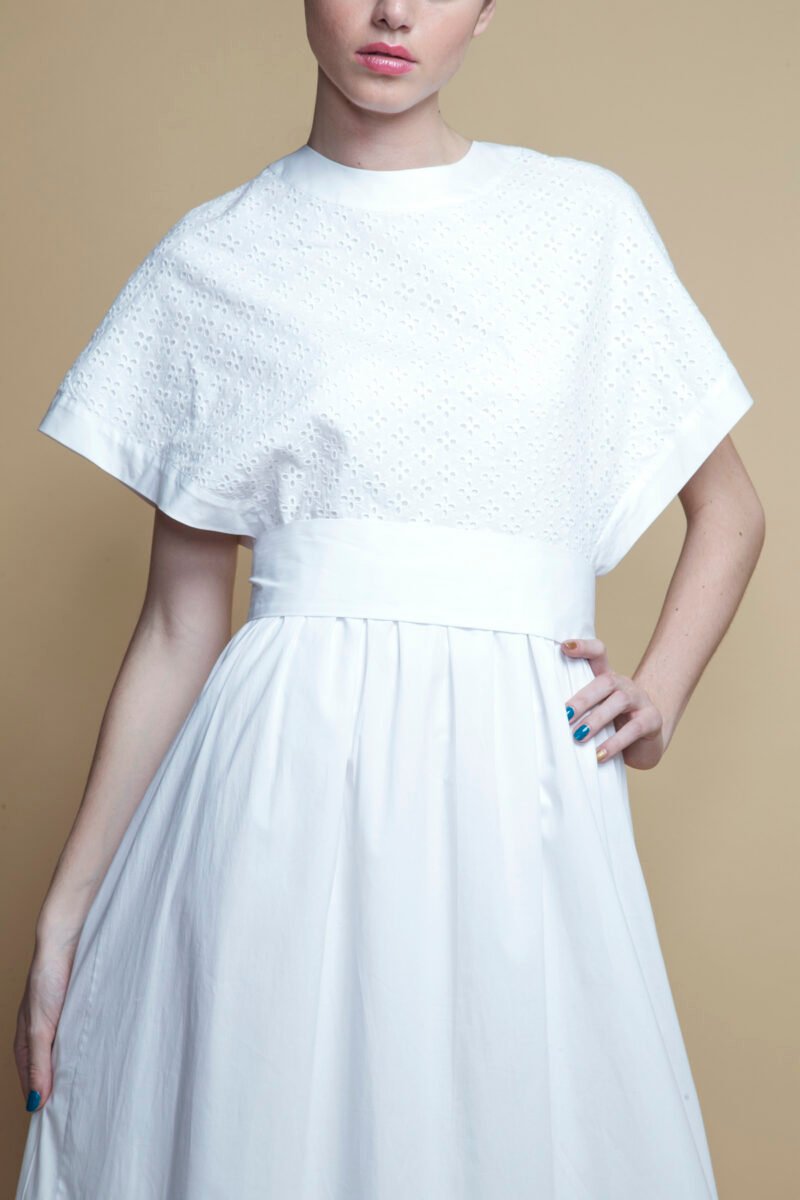 D-K007 Belted white cotton eyelet kaftan 2