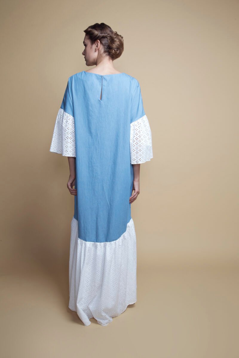 D-K021 Gathered seam white cotton eyelet and denim kaftan (2)