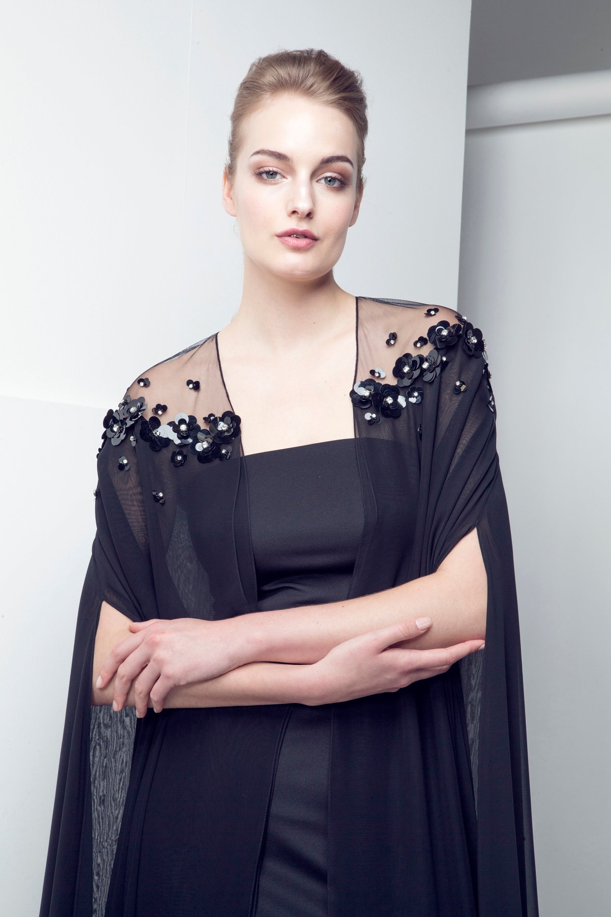 L-AH010 Sequin flower-embellished chiffon abaya (2)