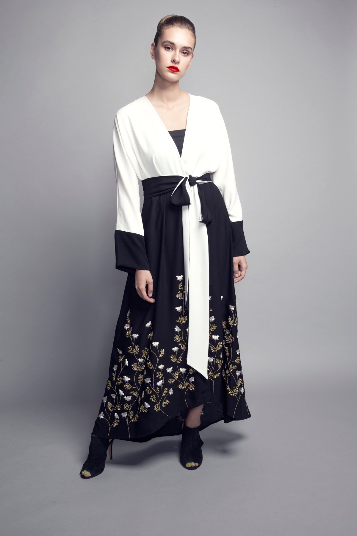 L-AM003 Machine embroidered high low hem crepe abaya 1