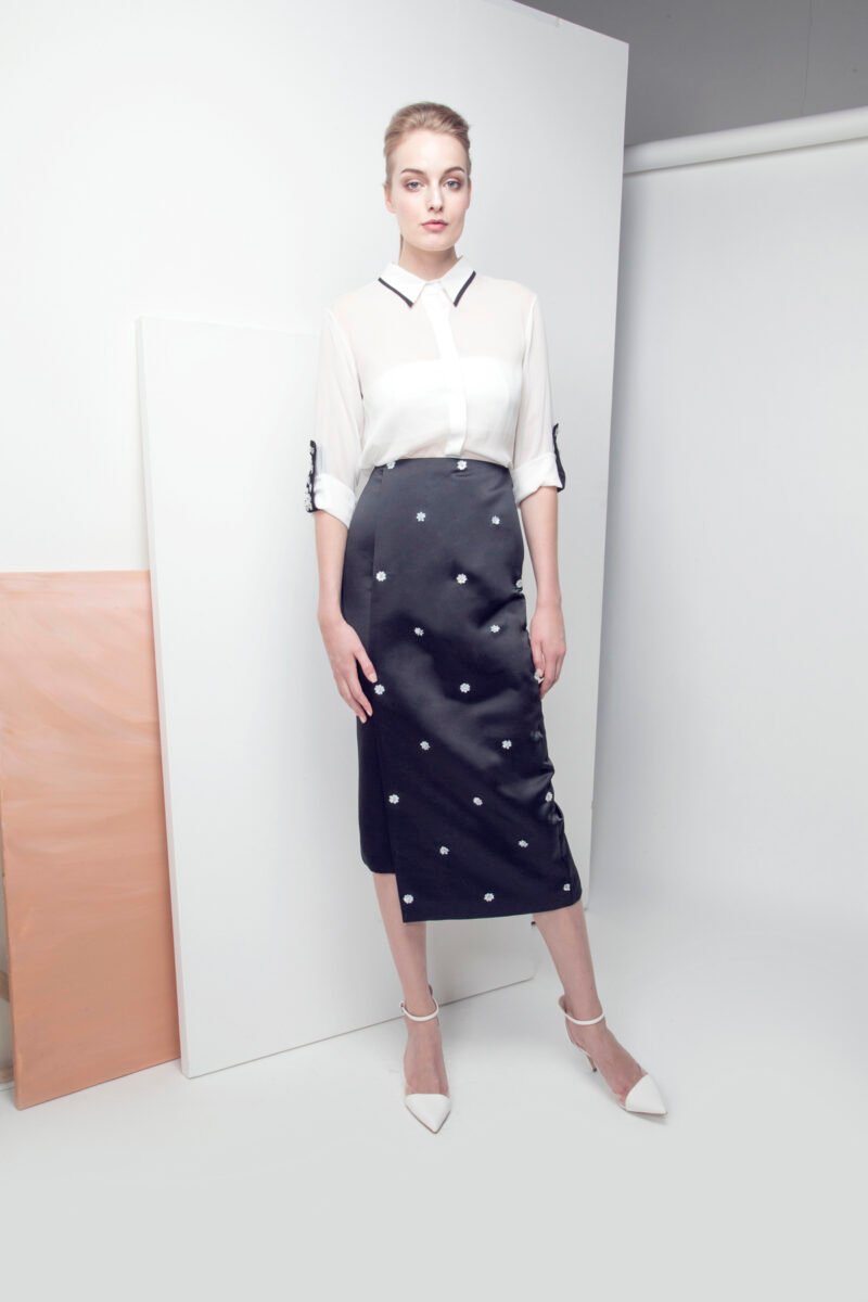 L-S002 Sequin flower embellished assymetrical pencil crepe skirt (1)