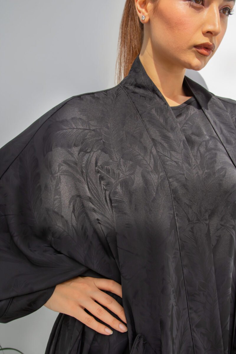 SS23 L-AK004 Mariposa Cut Engraved Silk Abaya With Pocket Black 2